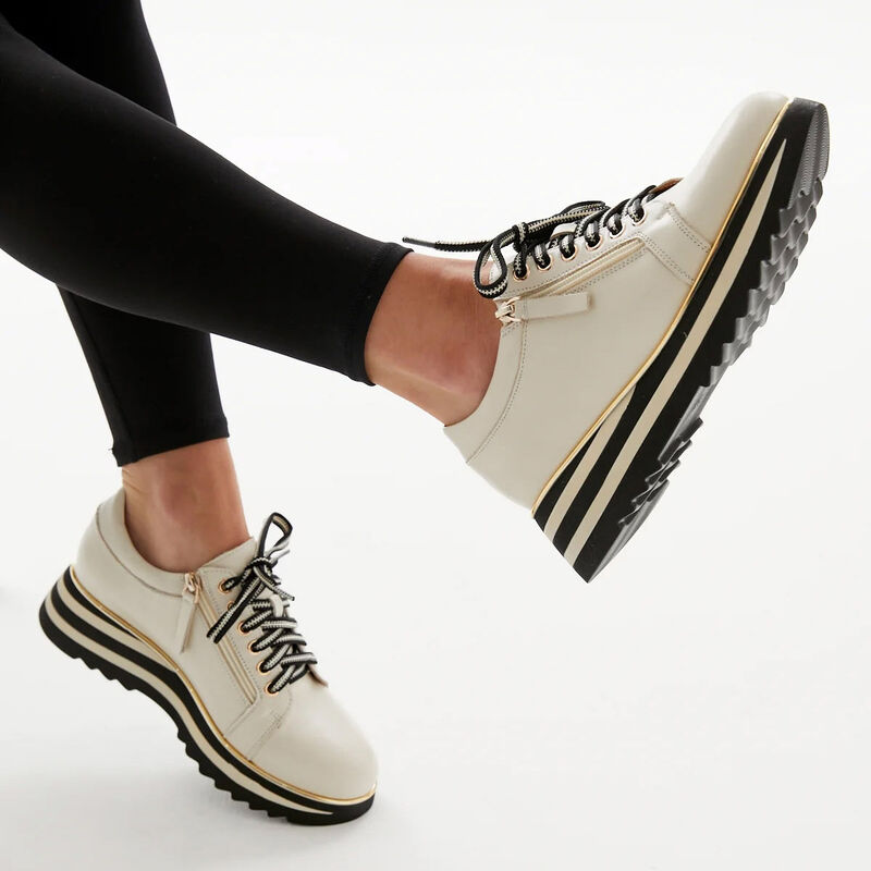 Alfie & Evie Hosting Shoe image number 7